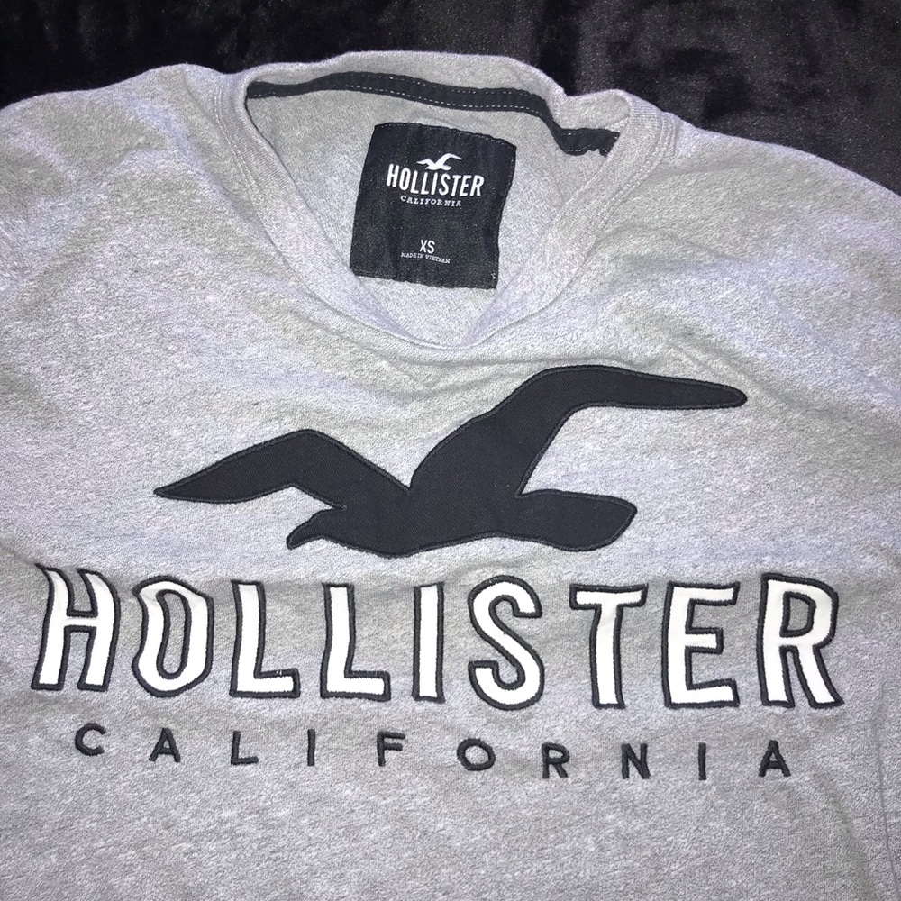 Hollister grey T shirt